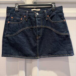 Levi’s Women’s Icon Denim Mini Skirt Dark Wash Size 29 NWT